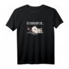 Lustiges Katzen Wein T-Shirt mit Spruch 'Es eskaliert Eh' – Perfektes Geburtstagsgeschenk für Weinliebhaber und Wein-Fans