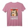Lustiges Kaffee T-Shirt 'Der tut nix, der will nur Kaffee' – Perfektes Geschenk für Morgenmuffel, Schläfer & Bürohelden
