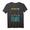 Nur Noch Eine Gitarre Ich Schwöre Es - Lustiges Gitarristen T-Shirt für Rockfans, Musiker & Bandmitglieder