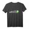 Evolution Fussball T-Shirt – Cooles Fußballspieler Geschenk für Fans, Hobby- und Vereinsfußballer, perfekt für Geburtstag und Weihnachten