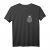Lustiges Meme Katzen T-Shirt mit Smudge the Cat in der Tasche – Perfekt als Geschenk für Nerds, Katzenliebhaber und Meme-Fans