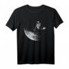 Astronaut mit Staubsauger - Mond & Weltall T-Shirt für Weltraumfans, Astronomie-Liebhaber & Ufo-Enthusiasten – Perfektes Geschenk für Geburtstag, Weihnachten & Halloween