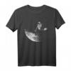 Astronaut mit Staubsauger - Mond & Weltall T-Shirt für Weltraumfans, Astronomie-Liebhaber & Ufo-Enthusiasten – Perfektes Geschenk für Geburtstag, Weihnachten & Halloween