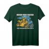 Fahre nie schneller als dein Schutzengel fliegen T-Shirt – Lustiges Motorrad T-Shirt für Frauen und Bikerinnen mit Humor