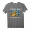 Fahre nie schneller als dein Schutzengel fliegen T-Shirt – Lustiges Motorrad T-Shirt für Frauen und Bikerinnen mit Humor
