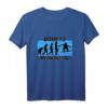 Born to Snowboard T-Shirt mit Evolutionsmotiv – Stylisches Wintersport-Shirt in Schwarz mit Blauem Hintergrund für Snowboarder