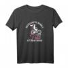 Damen Radfahrer T-Shirt mit Spruch 'Unterschätze niemals eine Frau auf einem Fahrrad' – Humorvolles Radsport Outfit für Frauen