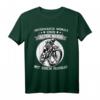 Rad Unterschätze Niemals Einen Alten Mann Auf Einem Fahrrad T-Shirt – Motivationsshirt für Fahrradfahrer, Mountainbiker & Rennradler