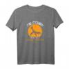 I play with sharp Obiects - Falkner T-Shirt für Falknerei und Greifvogel-Liebhaber, klassisch geschnitten, doppelt genähter Saum