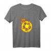 Feuer Fußball Ball Flammende Fußballspieler T-Shirt - Perfekt für Fans, Spieler & Trainer, um die Leidenschaft auf dem Platz zu zeigen