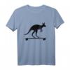 Känguru fährt Longboard T-Shirt – Lustiges Australien Geschenk für Skater, Reisende & Tierliebhaber