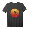 Ultimativer Frisbee Geschenk - Retro-Stil T-Shirt mit Vintage-Design und Sonnenuntergang Hintergrund