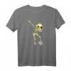 Dabbing Skelett T-Shirt – Perfekt für Halloween, Fußballfans und als Geschenk für Kinder und Teenager