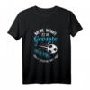 Kinder Fußball T-Shirt - Mama ist die Größte, Papa spielt Fußball mit mir | Perfektes Geschenk zum Kindergeburtstag & für das erste Fußball-Outfit