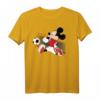 HapMonkey Mickey Mouse Denmark Soccer Uniform Portrait T-Shirt – Offizielles Disney Merchandise für Disney- und Fußballfans