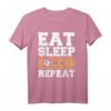 Eat Sleep Soccer Repeat - Fußball T-Shirt für Fans, Kicker und Trainer als Geschenk zum Geburtstag oder Weihnachten