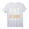 Eat Sleep Soccer Repeat - Fußball T-Shirt für Fans, Kicker und Trainer als Geschenk zum Geburtstag oder Weihnachten