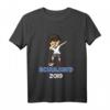 Kinder Fußball Einschulung T-Shirt für Schulkind 2019 – Perfektes Geschenk für Erstklässler, Mädchen & Jungen, Schulanfänger Shirt mit Dabbing Fußballer