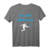 Herren T-Shirt 'Ich Liebe es Wenn Meine Frau Mich Fussball Schauen Lässt' – Lustiges Geschenk für Fußballfans, Ehemänner & Trainer zum Geburtstag oder Weihnachten