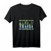 Nur noch eine Pflanze T-Shirt mit V-Ausschnitt – Perfekt für Gartenliebhaber, Hobbygärtner & Landschaftsbauer als Geschenk zu Weihnachten oder Geburtstag