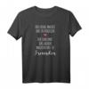 Der Zufall machte uns zu Kollegen Abschiedsgeschenk Spruch T-Shirt - Lustiges Geschenk zur Pension, Geburtstag oder Weihnachten für Kollegen, Freunde und Familie