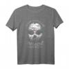 Lustiges Camping T-Shirt mit gruseligem Szenario am Crystal Lake – Humorvolles Halloween-Design, See mit Bäumen, Hockey-Maske, Bleiben Sie aus dem Wasser