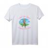 Damen And She Lived Happily Ever After Wandern T-Shirt – Lustiges Berg- und Wandershirt, perfektes Geschenk für Frauen, Weihnachten & Geburtstag