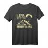 Gleitschirmfliegen über den Berg T-Shirt - Sportliches Design für Abenteurer, Männer, Väter & Brüder, ideales Geschenk zu Geburtstag & Weihnachten