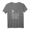 Golfspieler T-Shirt mit Golfplatz & Golfschlägen – Perfektes Geschenk für Golfer, Golfsport-Fans & Golfbegeisterte zu Weihnachten & Geburtstag