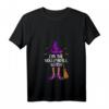 Damen Volleyball Witch Halloween T-Shirt - Lustiges V-Ausschnitt Sportshirt für Damen, perfekt für Halloween und Volleyball-Fans