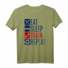 Eat Sleep Train Repeat Lustiges Fitness T-Shirt mit Hantel Motiv – Perfektes Geschenk für Sportler, Bodybuilder & Personaltrainer