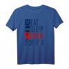Eat Sleep Train Repeat Lustiges Fitness T-Shirt mit Hantel Motiv – Perfektes Geschenk für Sportler, Bodybuilder & Personaltrainer