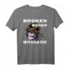 Broken Bones Brigade Serious Skateboard Aktenvernichter T-Shirt – Für waghalsige Skateboarder, Tricks & Risikobereite