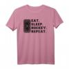 Eat. Sleep. Hockey. Wiederholung T-Shirt – Klassisch geschnitten, lustiges Eishockey Motiv für Fans und Spieler