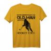 Eishockey Goalie Hockey Team Geschenk T-Shirt - Klassisch geschnitten, doppelt genähter Saum, perfekt für Fans und Teammitglieder