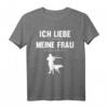 Lustiges Jäger T-Shirt: 'Ich liebe es, wenn meine Frau mich zum Jagen gehen lässt' – Perfektes Geschenk für Jäger & Männer zum Geburtstag oder Weihnachten