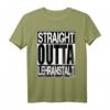 Abi Shirt 'Straight Outta Lehranstalt' – Abschluss T-Shirt für Abiturienten, Lehrer, Azubis & Studierende – Perfektes Geschenk für Abschluss & Weihnachten