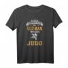 Unterschätzen Sie niemals einen alten Mann, der Judo tut T-Shirt – Geschenkidee für Judo Senseis, Meister & Väter