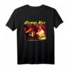 Cobra Kai Die Saga setzt Poster fort T-Shirt - Offiziell lizenzierte Cobra Kai Ware für Fans