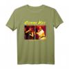 Cobra Kai Die Saga setzt Poster fort T-Shirt - Offiziell lizenzierte Cobra Kai Ware für Fans