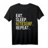 Eat Sleep Kitesurf Repeat T-Shirt – Humorvolles Wassersport Geschenk für Kitesurfer, Windsurfer & Wakeboarder, perfekt für Geburtstage, Weihnachten & Festivals