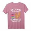 Mädchen T-Shirt mit Eichhörnchen und Büchern - Perfekt für Tier- und Bücherliebhaberinnen