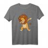 Lustiges Dabbing Löwe T-Shirt für Kinder - Großkatze und Zoo Motiv, ideales Geschenk für kleine Löwenfans