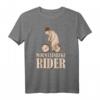 Mountainbiker Geschenk T-Shirt mit Bär auf Mountainbike – Lustiges Fahrradmotiv für Biker, Waldfahrer & Outdoor-Fans