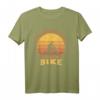 Vintage Never Underestimate An Old Man On A Bike T-Shirt – Lustiges Fahrrad Design für Radfahrer & Fahrradliebhaber, Geschenk für Rennsport & Mountainbiking