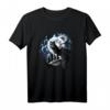 Wolf sitzt heulend im Vollmond bei Nacht Silhouette Tier T-Shirt – Perfektes Geschenk für Wolf Liebhaber und Mystik Fans
