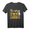 Sie isst für 2 ich trink für 3 werdender Vater Papa 2024 T-Shirt – Humorvolles Geschenk für den ersten Vater-Countdown
