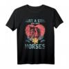 Nur ein Mädchen das Pferde liebt - Pferde Motiv T-Shirt für Mädchen, Frauen & Kinder als ideales Geschenk zu Weihnachten, Geburtstag oder Muttertag