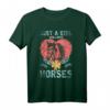 Nur ein Mädchen das Pferde liebt - Pferde Motiv T-Shirt für Mädchen, Frauen & Kinder als ideales Geschenk zu Weihnachten, Geburtstag oder Muttertag