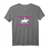Zum Reiten geboren zur Schule gezwungen - Lustiges Pferde- und Reitspruch T-Shirt für Kinder, Mädchen & Jungen, Perfektes Geschenk für Pferdefreunde